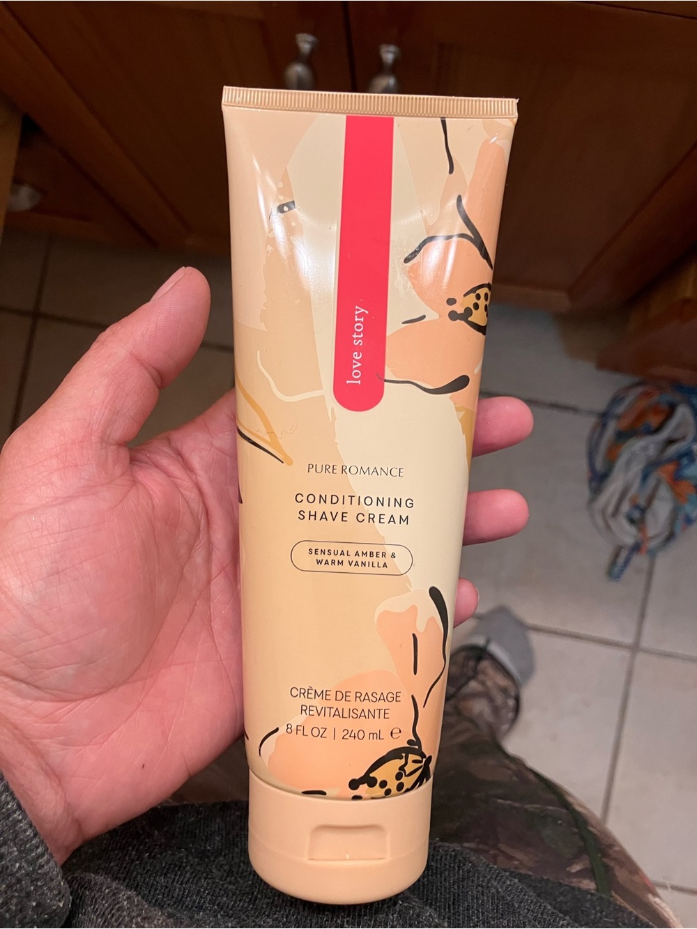 Love Story Pure Romance Conditioning Shave Cream - Cream & Peach